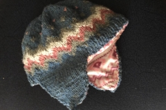 lined-hat-window